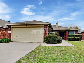 10032 Cougar Tr in Fort Worth, TX - Building Photo