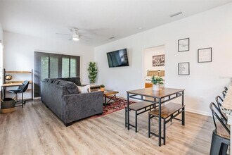 2604 N Highland Ave in Tampa, FL - Building Photo - Building Photo