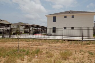 2601 Lomas Del Sur Boulevard in Laredo, TX - Building Photo - Building Photo