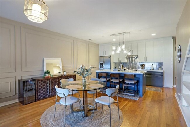 property at 472 Martin St SE