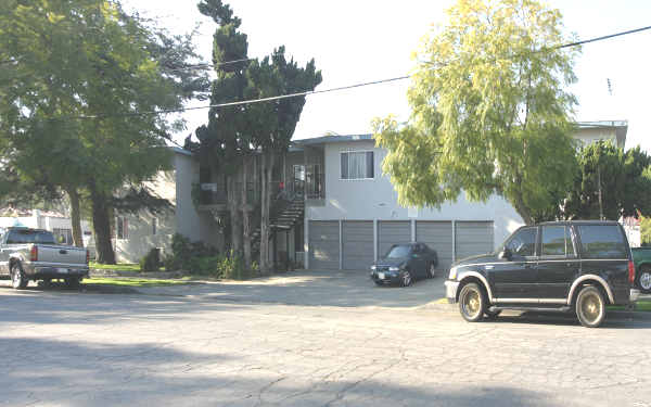 903 N Garfield St in Santa Ana, CA - Building Photo - Building Photo