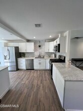 3076 Los Robles Rd in Thousand Oaks, CA - Building Photo - Building Photo