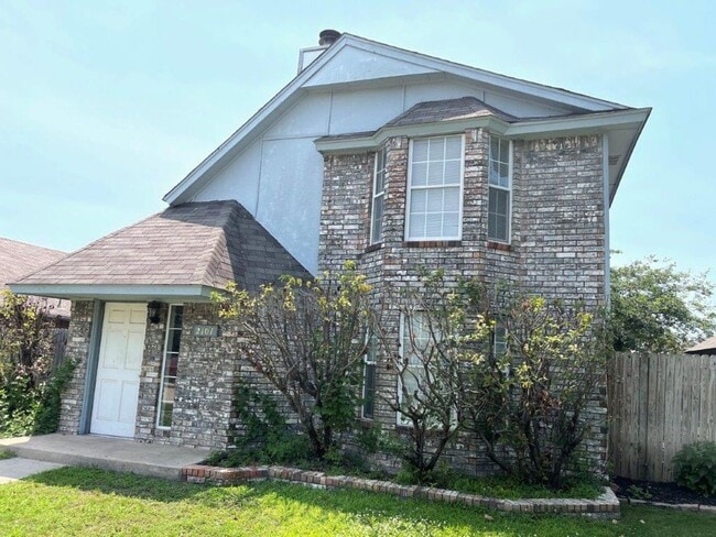 property at 2107 Parkview Dr
