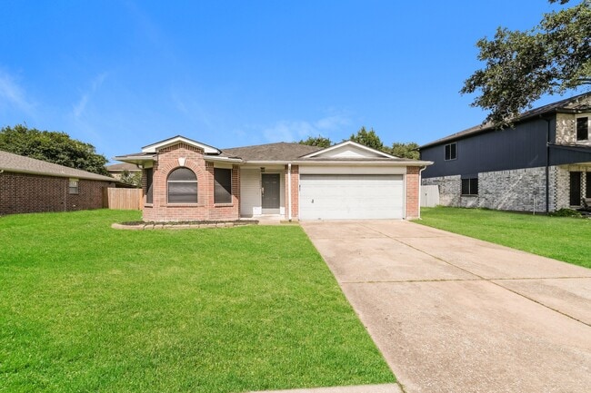 property at 18034 Lago Forest Dr