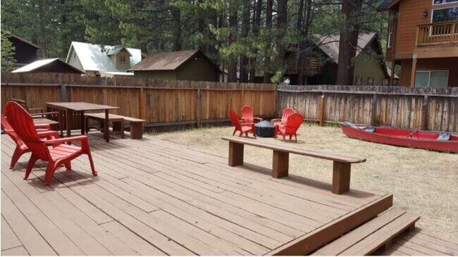 2609 Kubel Ave in South Lake Tahoe, CA - Building Photo - Building Photo