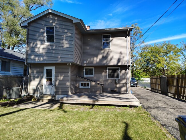 35W325 Lambert Ave in St. Charles, IL - Building Photo - Building Photo
