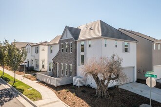 Crocker Village Single Family Homes in Sacramento, CA - Building Photo - Building Photo