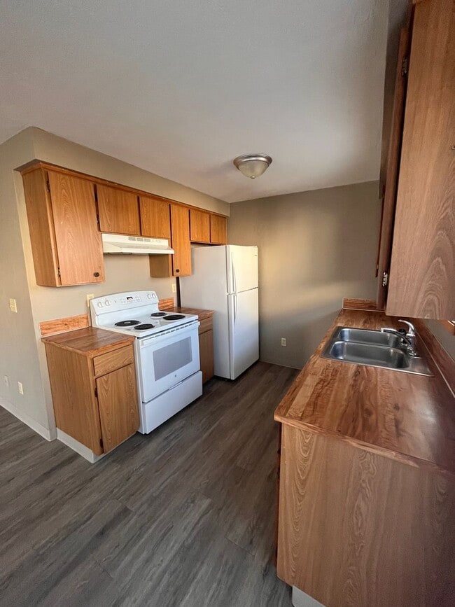 1554 Wedgewood Pl in Stayton, OR - Building Photo - Building Photo