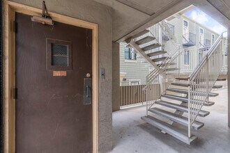2540 Regent St in Berkeley, CA - Foto de edificio - Interior Photo