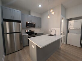 421 W Belden Ave, Unit 1 in Chicago, IL - Building Photo