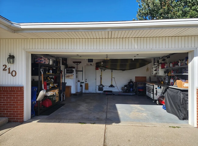 210 NE 12th Street Pl in Ankeny, IA - Building Photo - Building Photo