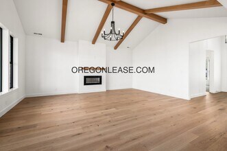 88104 Wymore Ln in Veneta, OR - Building Photo - Building Photo
