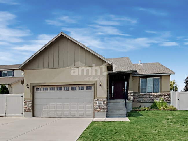 6752 S Majestic Loop Rd