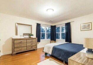 19 Pershing Ave, Unit Unit 3 - Fully Furnished in Ewing, NJ - Building Photo - Building Photo