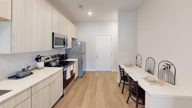 404 E Clark in Champaign, IL - Building Photo - Building Photo