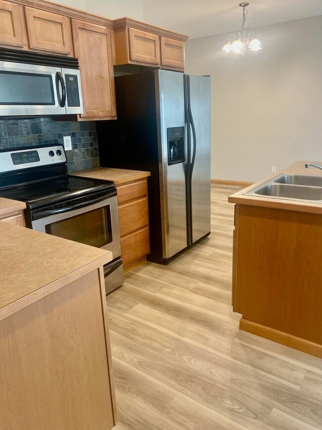 206 E Elcliff Rd in Spokane, WA - Building Photo - Building Photo