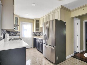222 Marcus Ave in New Hyde Park, NY - Building Photo - Building Photo