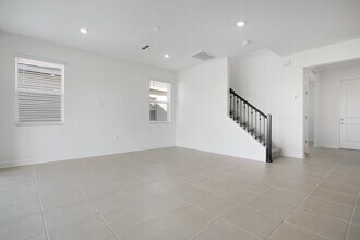 5640 Vinyasa Rd in Oakland, FL - Building Photo - Building Photo