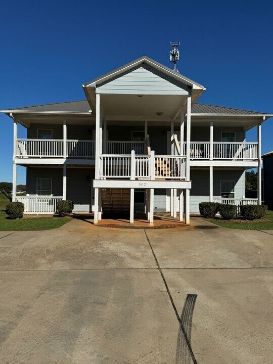 502 Club Villa Court in Kathleen, GA - Building Photo