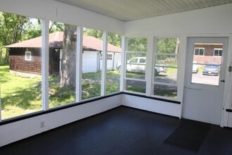 213 Old Bates Gates Rd in New Hampton, NY - Building Photo - Building Photo