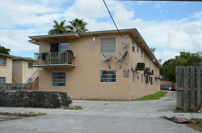 1937 NW 29th St in Miami, FL - Building Photo - Building Photo