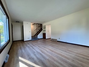 1230-1230 N 10th Ave in West Bend, WI - Building Photo - Building Photo