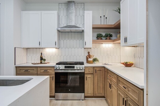 property at 1802 Rollingwood Dr