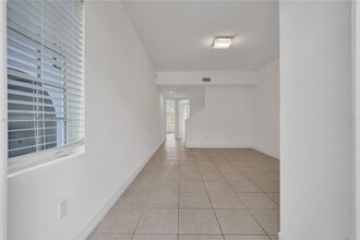 3102 NE 210th Terrace in Aventura, FL - Building Photo - Building Photo