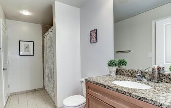1111 25th St NW, Unit 515 in Washington, DC - Building Photo - Building Photo