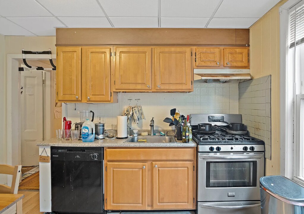 852 Huntington Ave, Unit 2 in Boston, MA - Building Photo