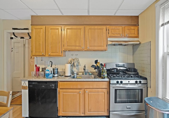 852 Huntington Ave, Unit 2