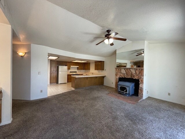 49400 River Park Rd in Oakhurst, CA - Building Photo - Building Photo
