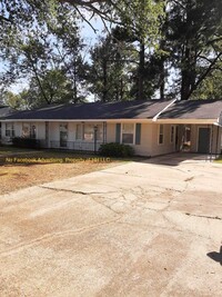 122 Florence St in Columbus, MS - Foto de edificio - Building Photo