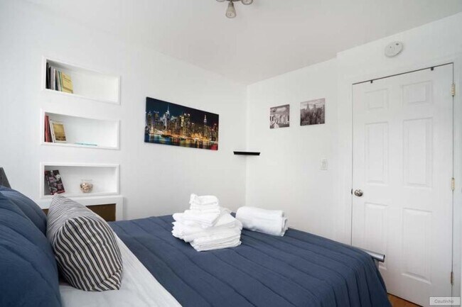 312 E 104th St in New York, NY - Building Photo - Building Photo