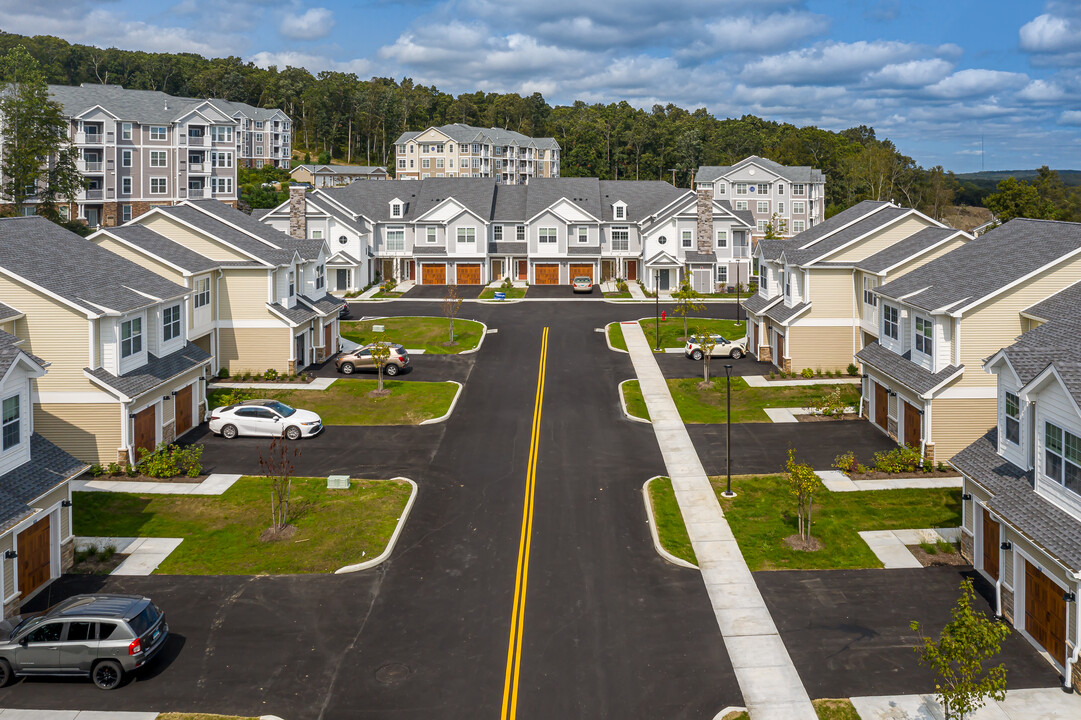 The Cove at Gateway Commons in East Lyme, CT - Foto de edificio