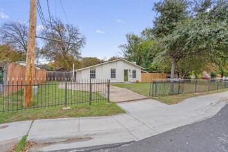 1228 Broadmoor Dr in Austin, TX - Building Photo - Building Photo