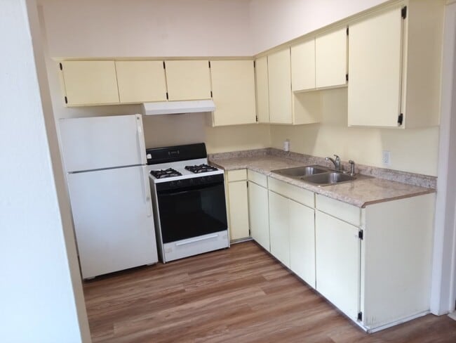 2923 River Rd, Unit Studio in Buffalo, NY - Building Photo - Building Photo