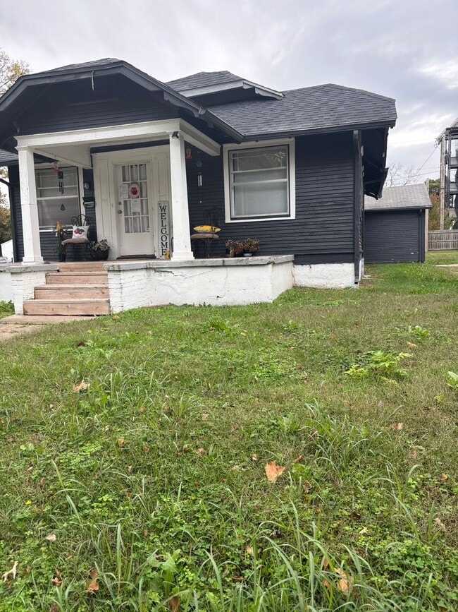 property at 835 S McCann Ave