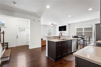 869 Venture Way in Atlanta, GA - Building Photo - Building Photo