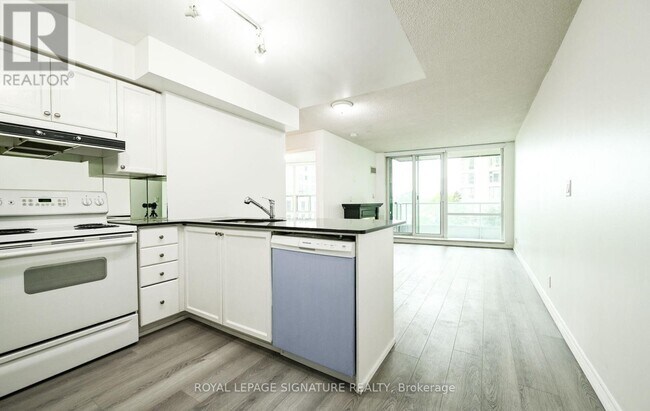 33 Elm Dr W in Mississauga, ON - Building Photo - Building Photo