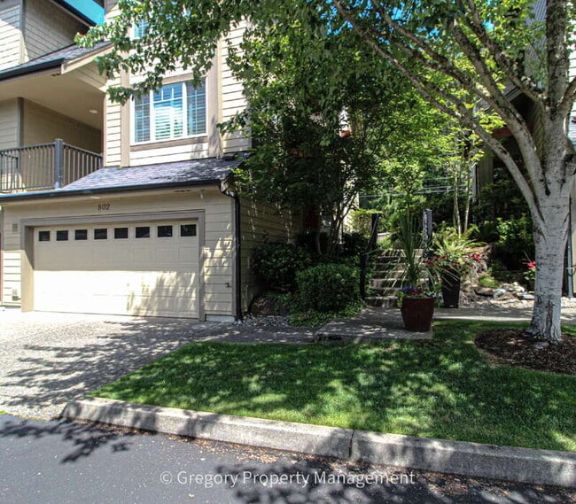 property at 13824 N Creek Dr