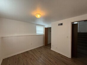 823 Mathews Rd in Youngstown, OH - Building Photo - Building Photo