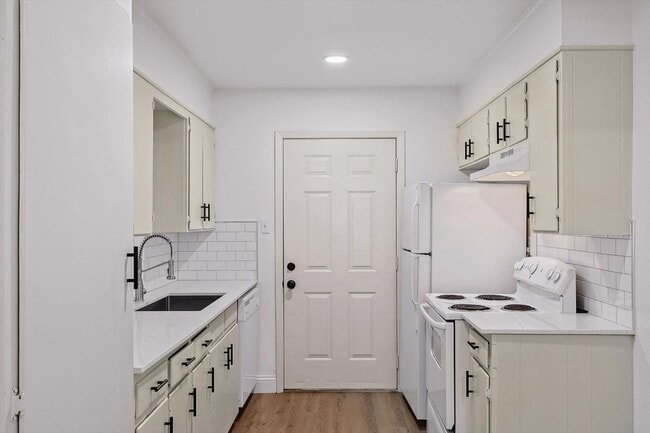 614 W Heard St in Cleburne, TX - Building Photo - Building Photo