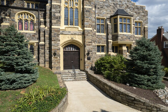 Narberth Place in Narberth, PA - Foto de edificio - Building Photo