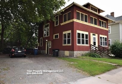 213 W Lincoln Ave in Oshkosh, WI - Building Photo - Building Photo