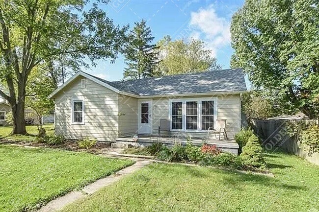 property at 2605 N Maplewood Ave