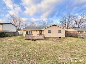 525 Grama Dr in Frankfort, KY - Building Photo