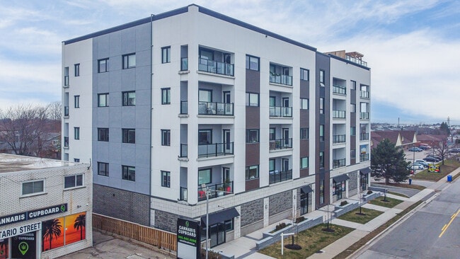 Bench Condos in Beamsville, ON - Building Photo - Building Photo