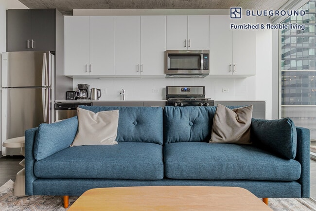 60 E Randolph St in Chicago, IL - Building Photo - Building Photo