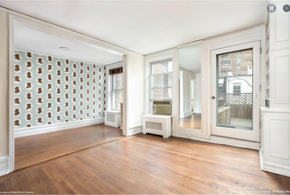 52 E 64th St in New York, NY - Building Photo - Interior Photo